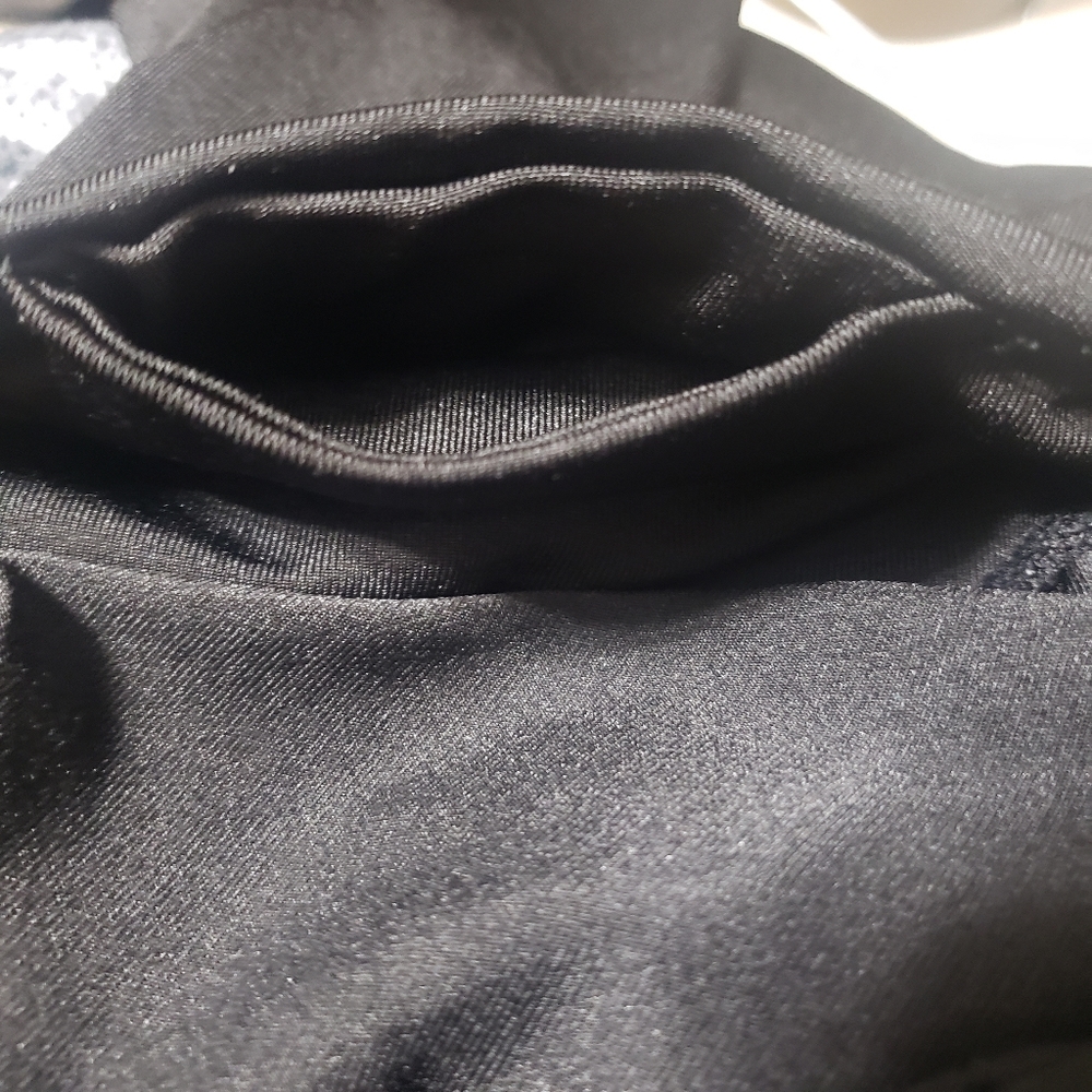 Poof! Performance Sz S Capri Leggings - Picture 8 of 9